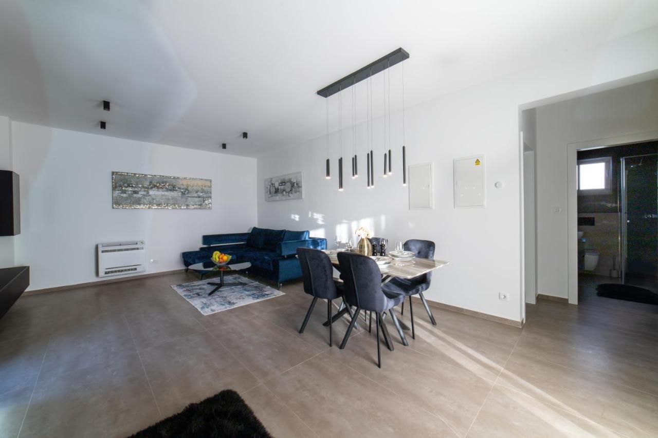 Luxury Apartment Vagabundo 1 Free Parking Trogir Exterior photo